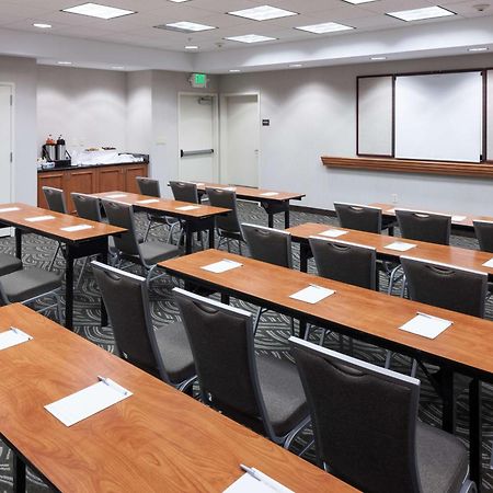Hampton Inn & Suites Tulare Zewnętrze zdjęcie