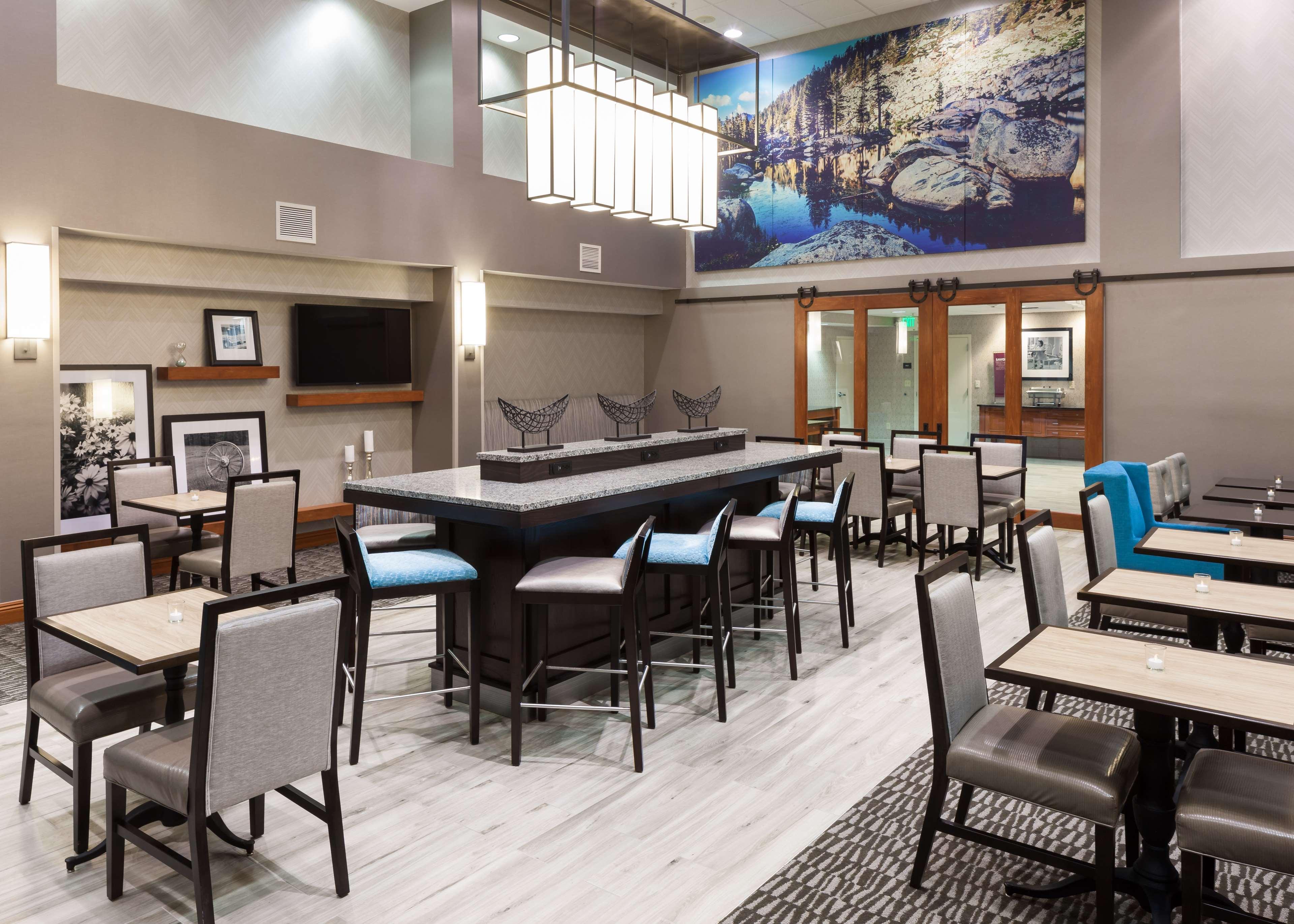 Hampton Inn & Suites Tulare Zewnętrze zdjęcie