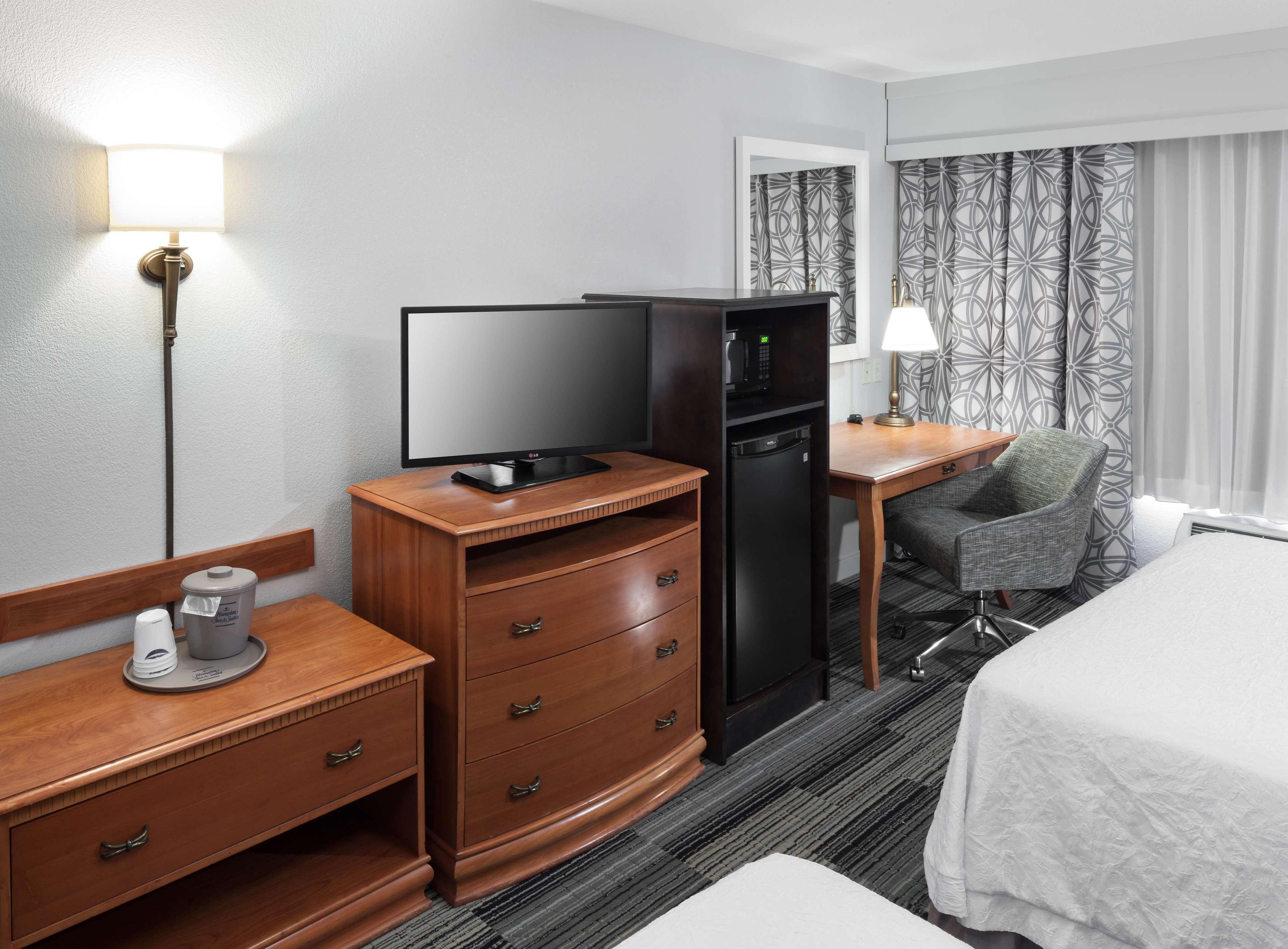 Hampton Inn & Suites Tulare Zewnętrze zdjęcie