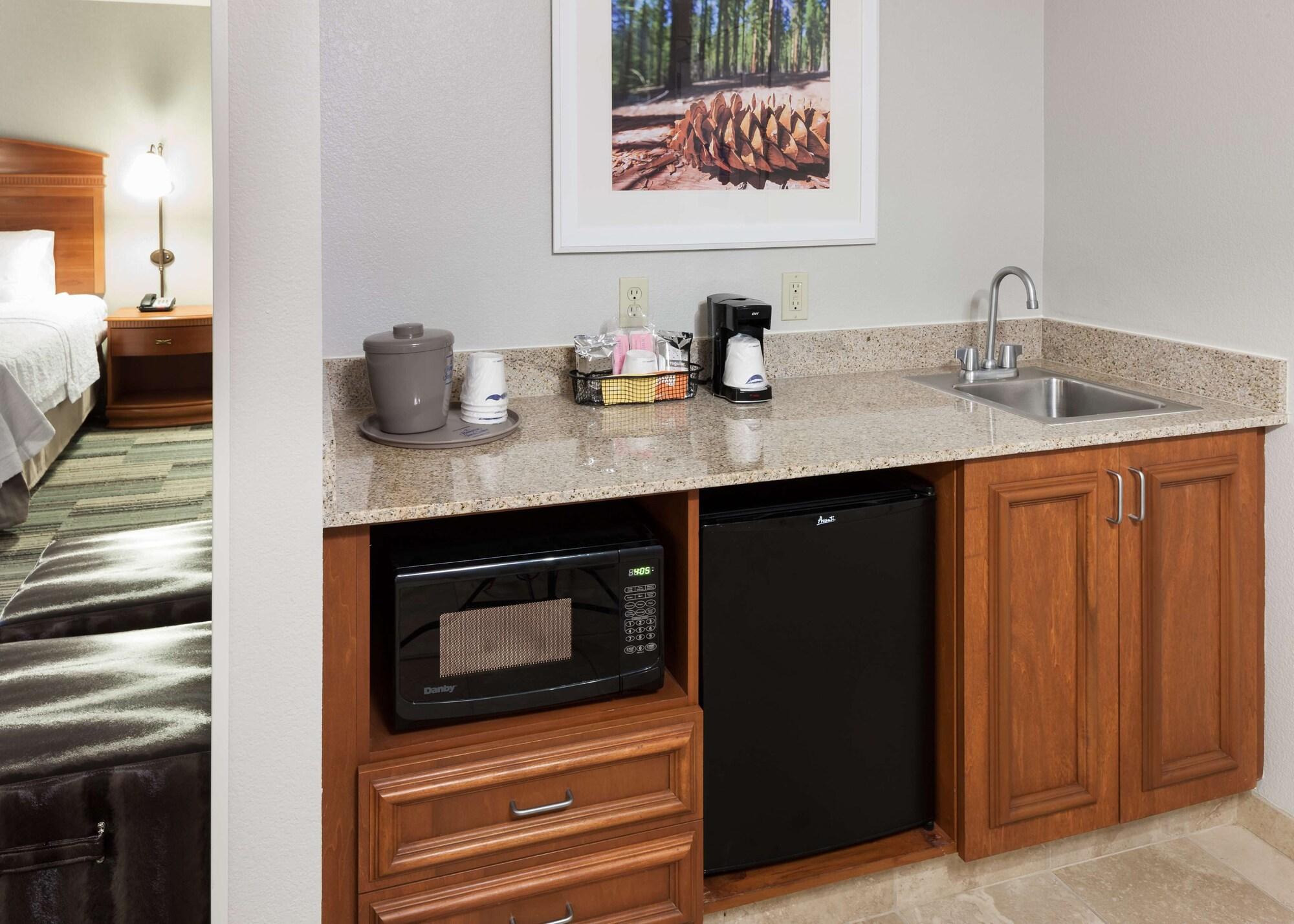 Hampton Inn & Suites Tulare Zewnętrze zdjęcie