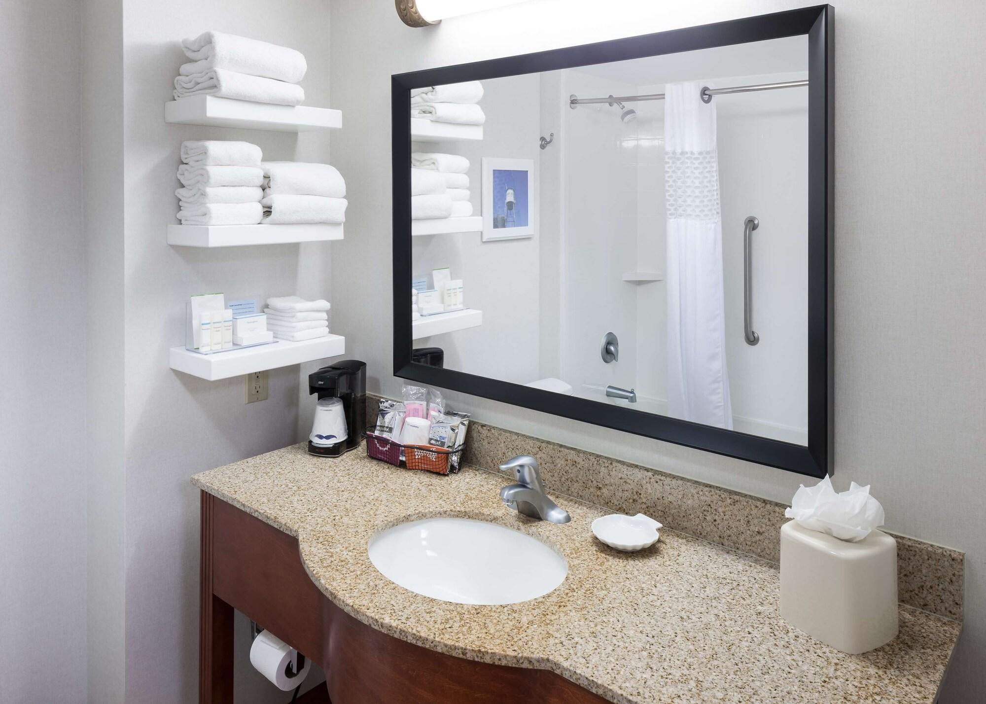 Hampton Inn & Suites Tulare Zewnętrze zdjęcie