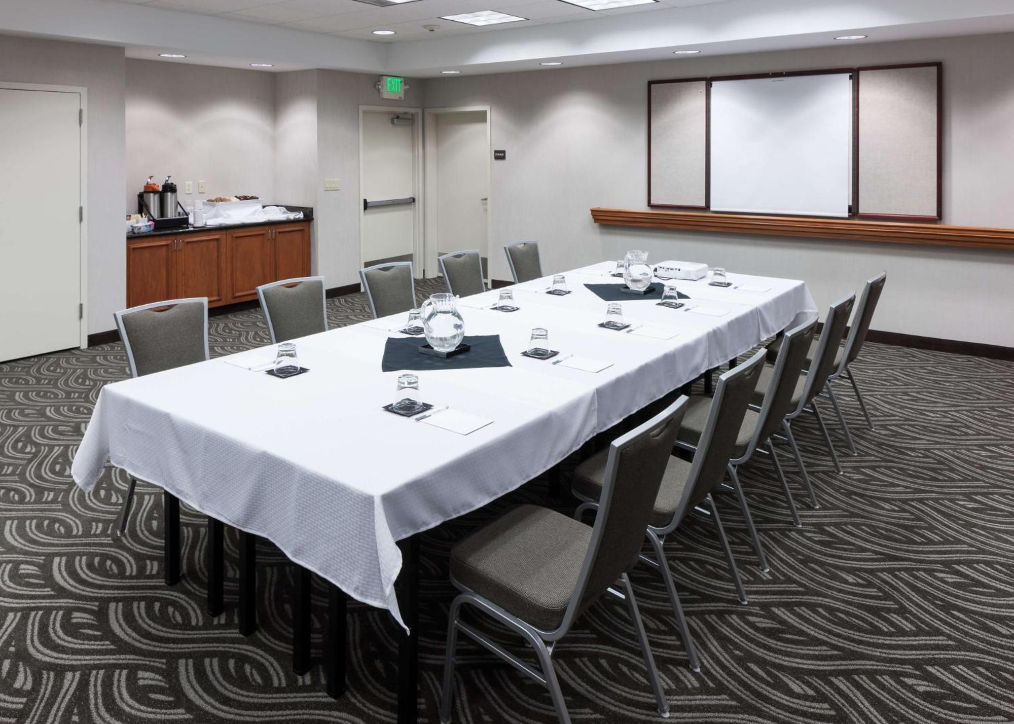 Hampton Inn & Suites Tulare Zewnętrze zdjęcie