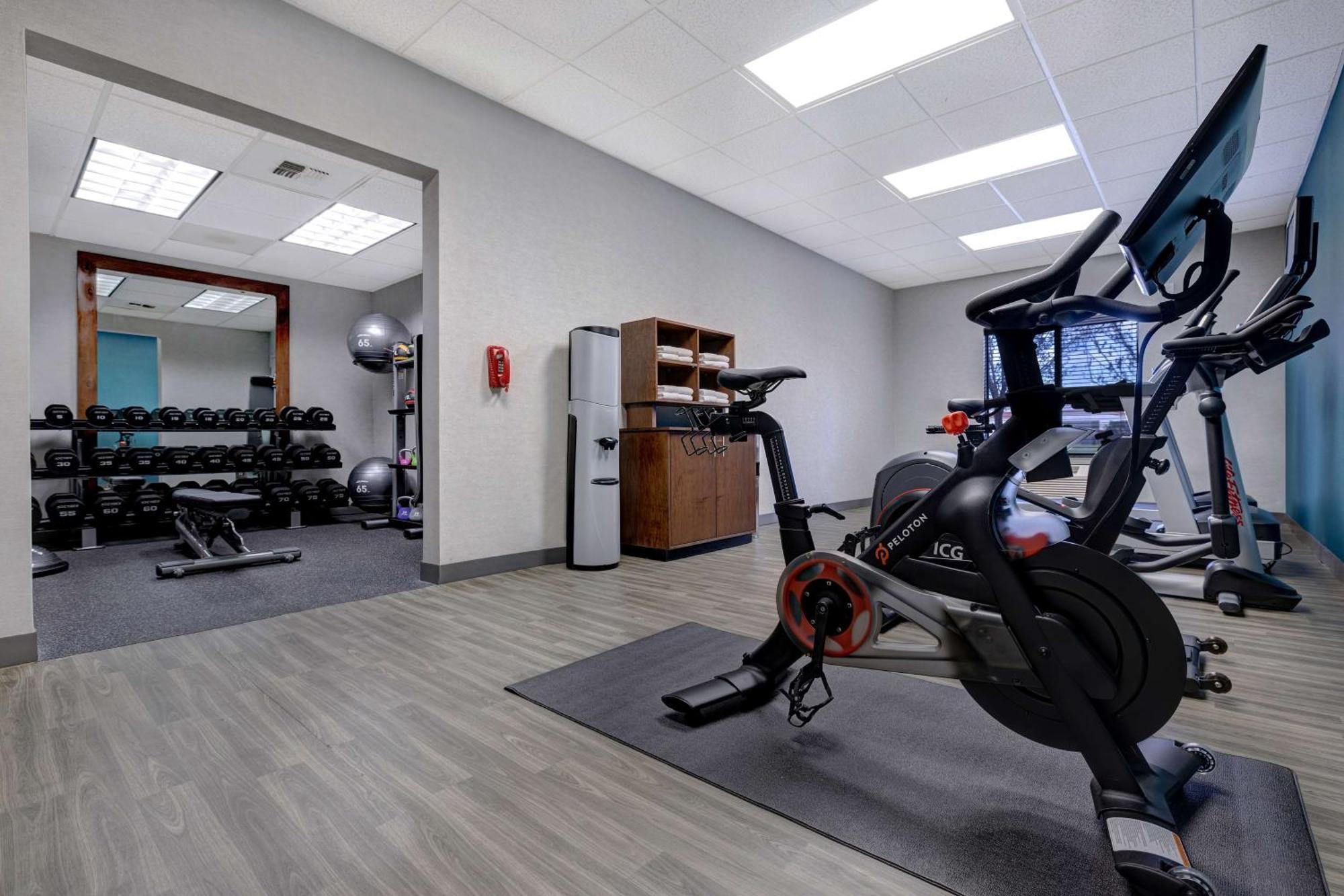 Hampton Inn & Suites Tulare Zewnętrze zdjęcie