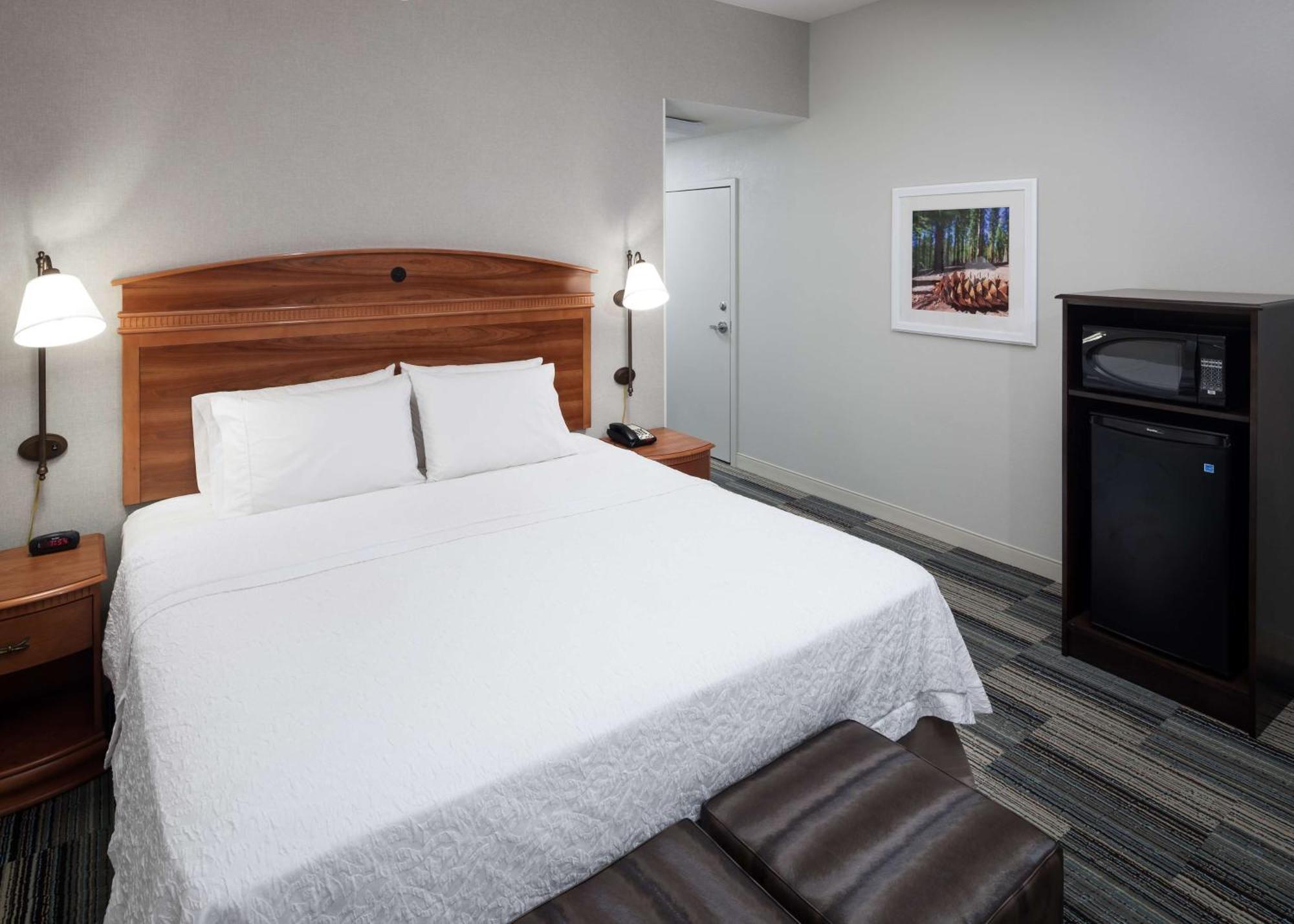 Hampton Inn & Suites Tulare Zewnętrze zdjęcie