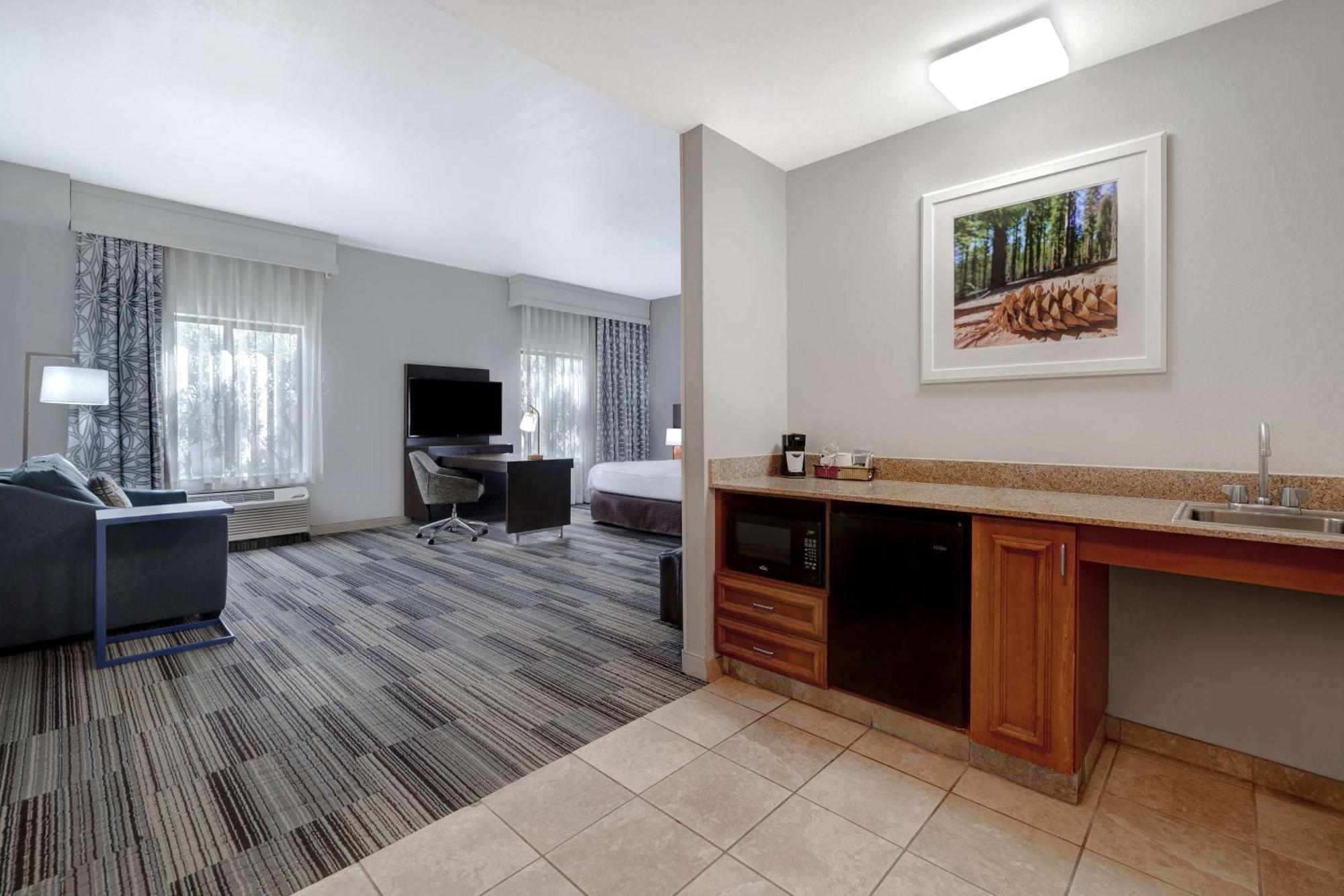 Hampton Inn & Suites Tulare Zewnętrze zdjęcie