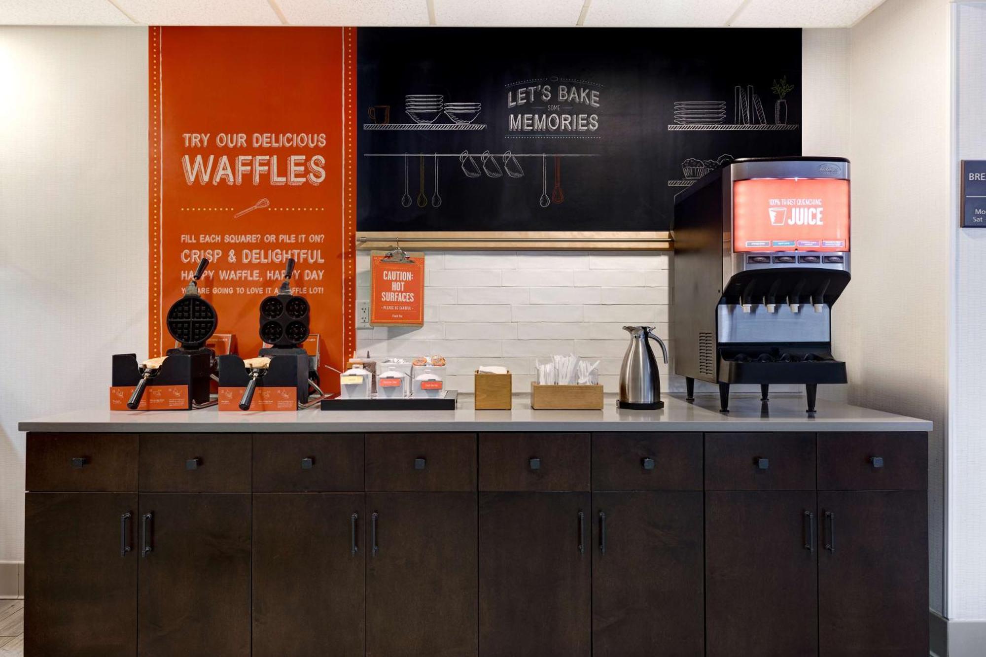 Hampton Inn & Suites Tulare Zewnętrze zdjęcie