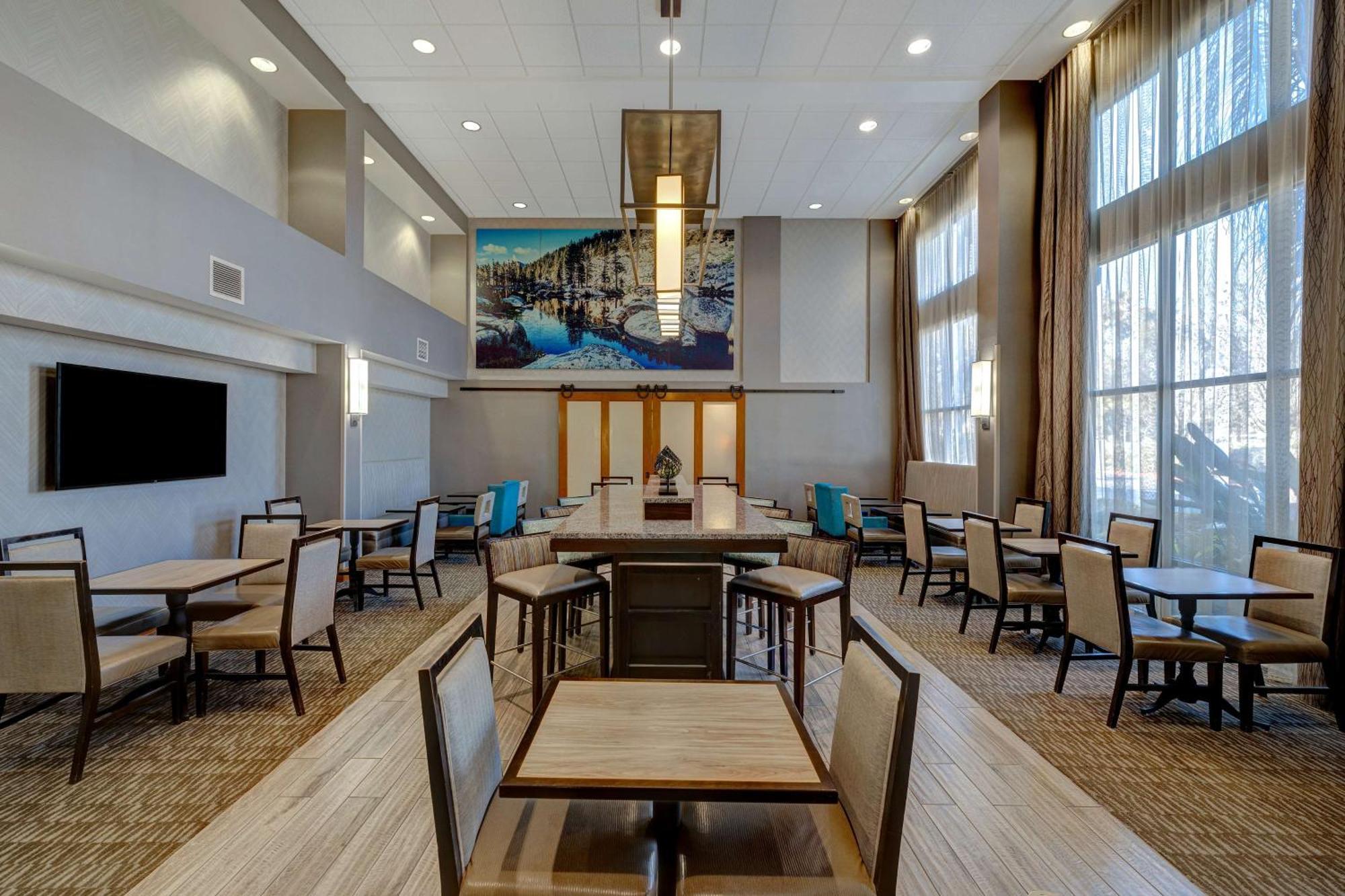 Hampton Inn & Suites Tulare Zewnętrze zdjęcie