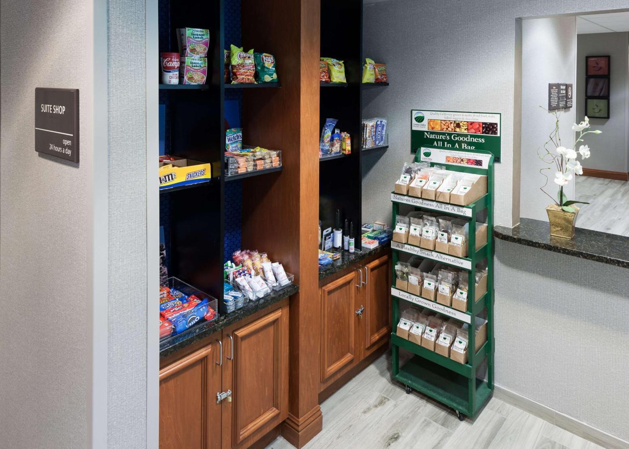 Hampton Inn & Suites Tulare Zewnętrze zdjęcie